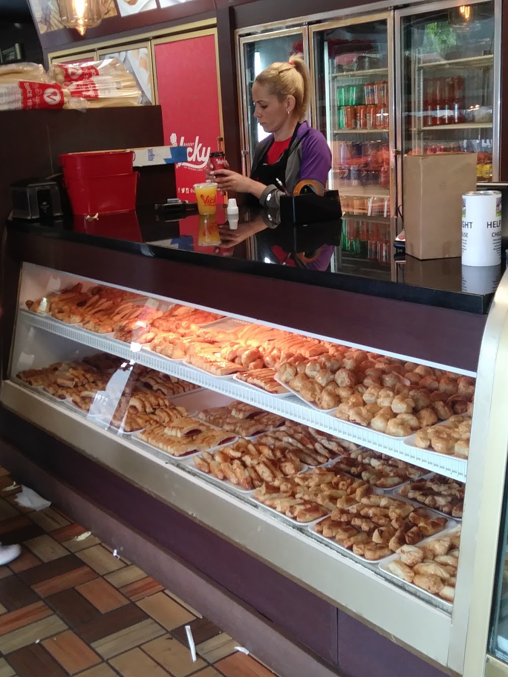 Vicky Bakery | bakery | 13925 NW 67th Ave, Hialeah, FL 33014, USA | 3058272223 OR +1 305-827-2223