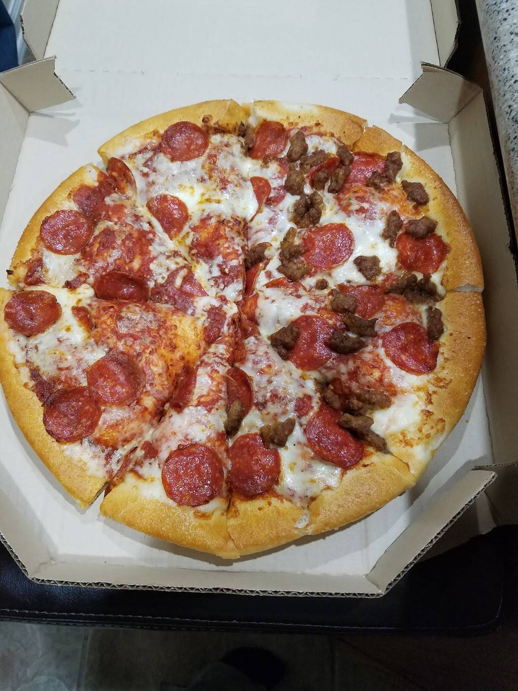 Pizza Hut | restaurant | 12616 Jones Rd, Houston, TX 77070, USA | 2818945353 OR +1 281-894-5353