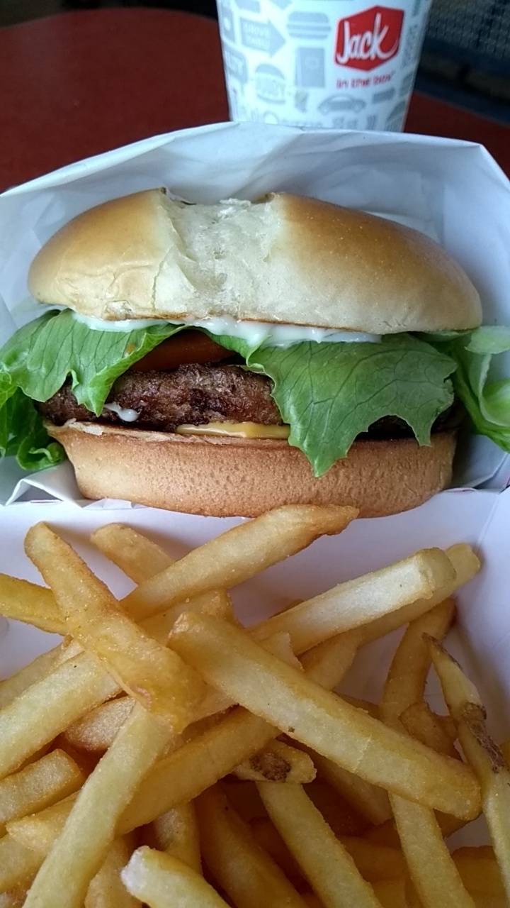 Jack in the Box | restaurant | 2163 Madison Ave, Granite City, IL 62040, USA | 6184525847 OR +1 618-452-5847