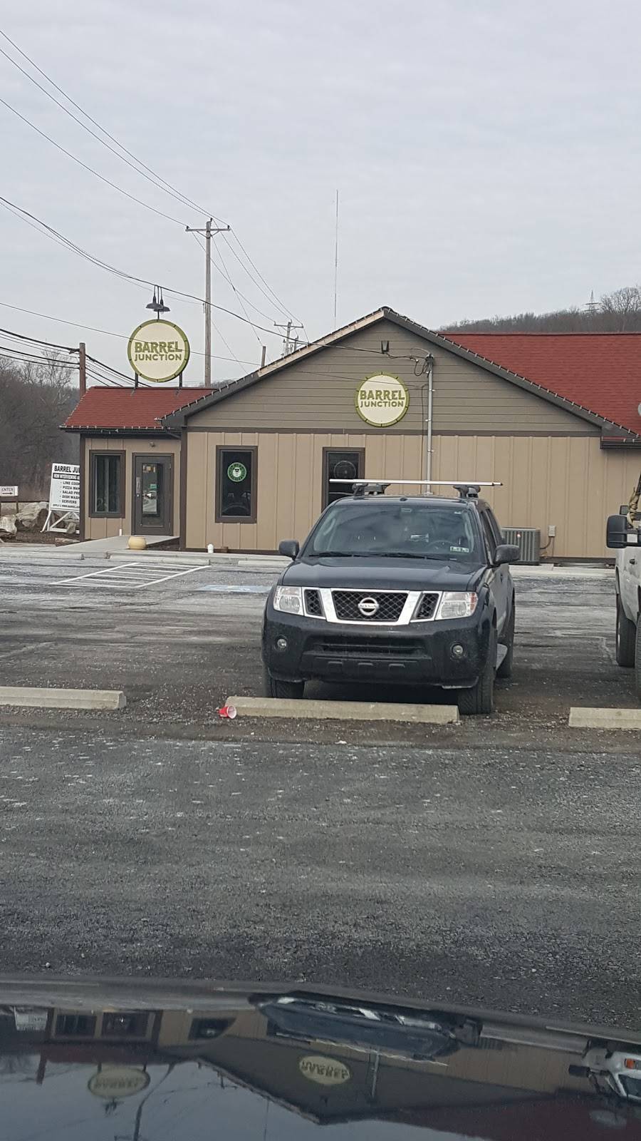 Barrel Junction | restaurant | 3108 William Flinn Hwy, Allison Park, PA 15101, USA | 4122130600 OR +1 412-213-0600