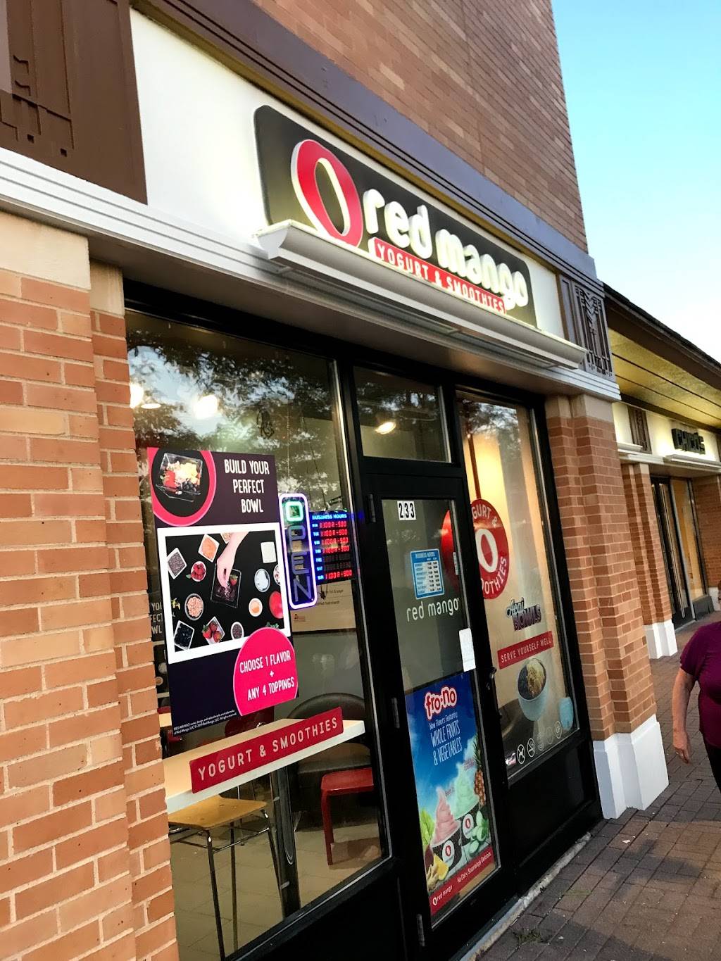 Red Mango | restaurant | 233 Town Square, Wheaton, IL 60189, USA | 6304564371 OR +1 630-456-4371