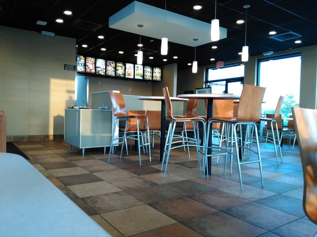 Taco Bell | meal takeaway | 235 S State Rd 7, Hollywood, FL 33023, USA | 9549632656 OR +1 954-963-2656