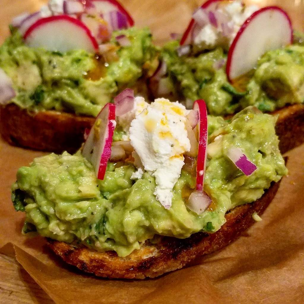 Social Kitchen and Bar | restaurant | 225 E Maple Rd, Birmingham, MI 48009, USA | 2485944200 OR +1 248-594-4200