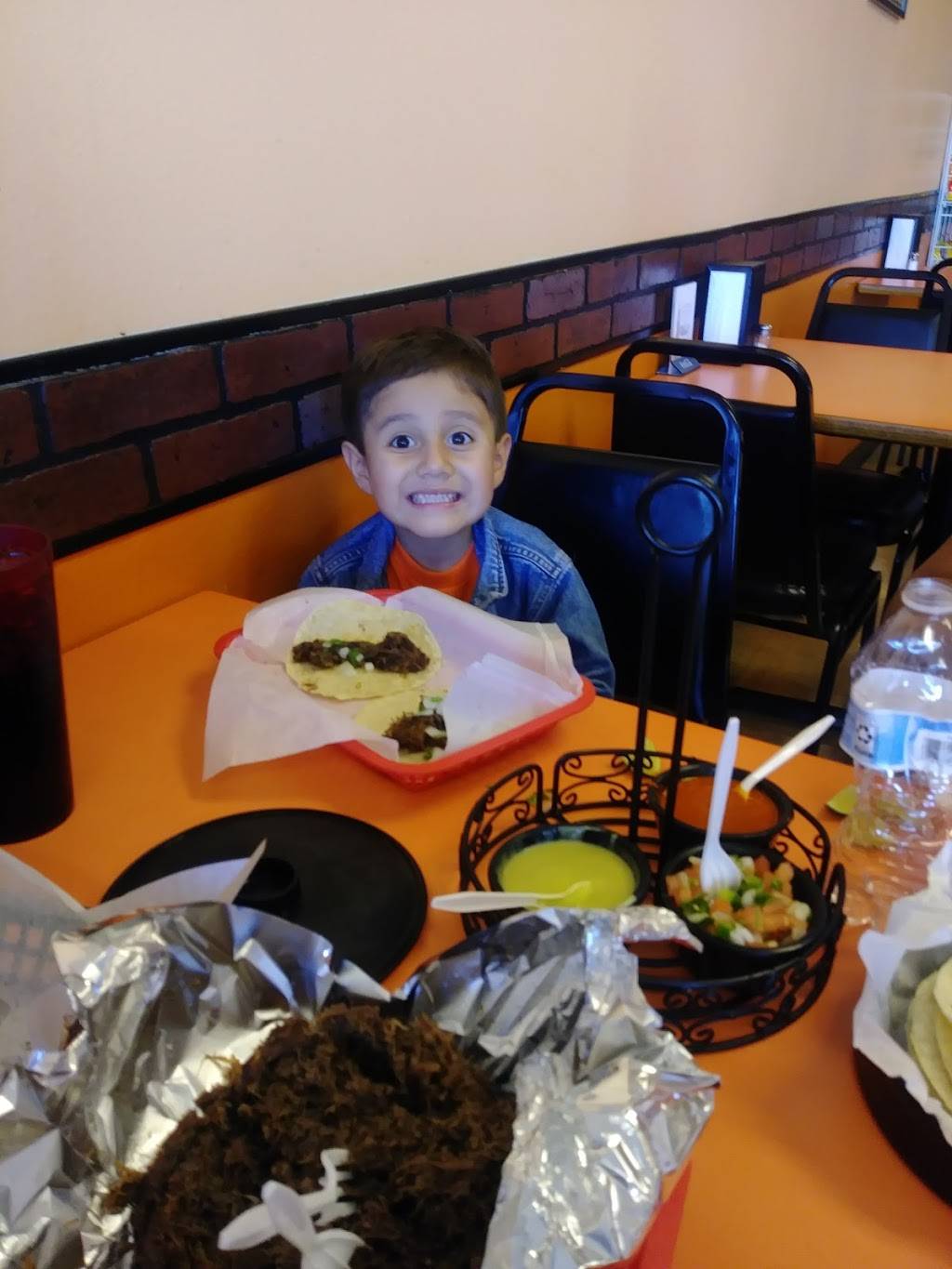 Tonys Barbacoa | restaurant | 12370 Edgemere Blvd #107, El Paso, TX 79938, USA | 9153074137 OR +1 915-307-4137