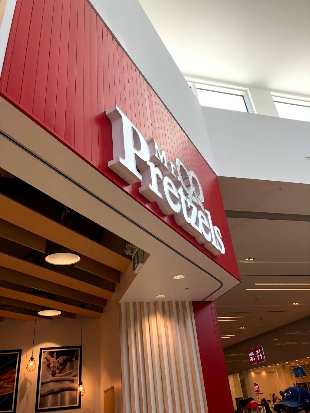 Mr.Pretzels | restaurant | 500 King St N, Waterloo, ON N2J 4C6, Canada | 5198842767 OR +1 519-884-2767