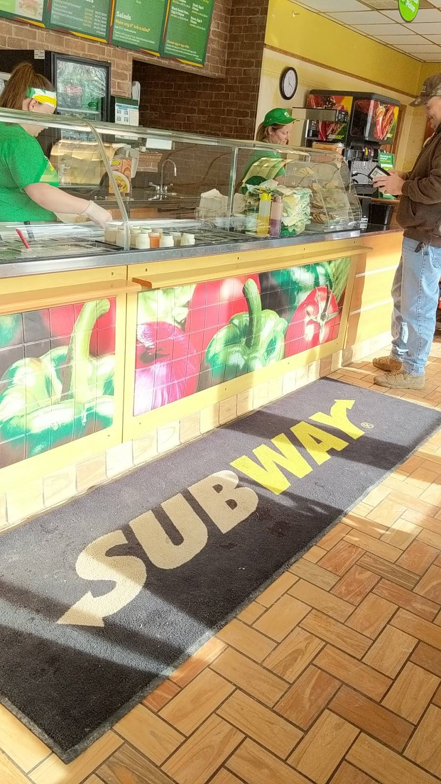 Subway Restaurants | restaurant | 109 McKinsey Dr, Maquoketa, IA 52060, USA | 5636522490 OR +1 563-652-2490