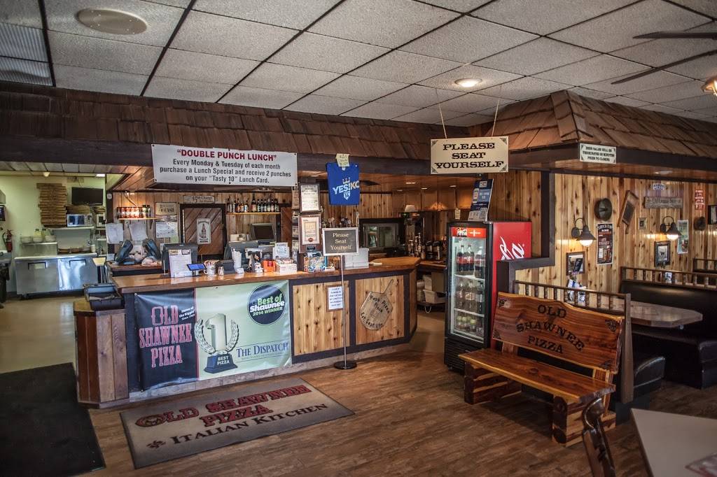 Old Shawnee Pizza | restaurant | 6000 Roger Rd, Shawnee, KS 66203, USA | 9136315716 OR +1 913-631-5716