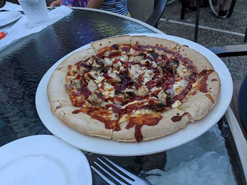 Courtyard Restaurant & Pub | night club | 1337 County Rd, Bourne, MA 02532, USA | 5085631818 OR +1 508-563-1818