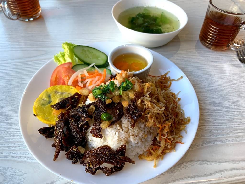 Sapa | restaurant | 4074 Boul St-Laurent, Montréal, QC H2W 1Y9, Canada | 4382902865 OR +1 438-290-2865