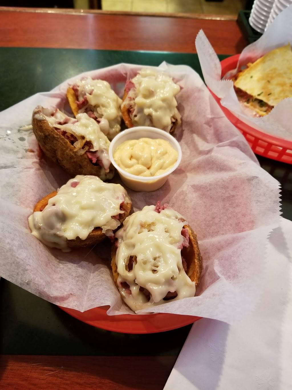 Kitty OSheas Irish Pub and Buffalo Bar | night club | 8470 Palm Pkwy, Orlando, FL 32835, USA | 4072389769 OR +1 407-238-9769