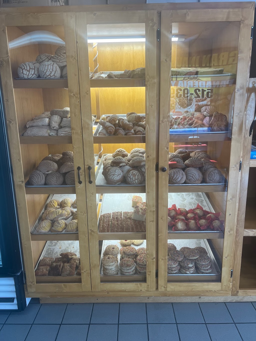 El Tigre Panaderia | restaurant | 300 US-290, Elgin, TX 78621, USA | 5129396119 OR +1 512-939-6119