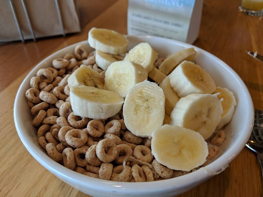 Hampshire Dining Commons | restaurant | 141 Southwest Cir, Amherst, MA 01003, USA | 4135775160 OR +1 413-577-5160