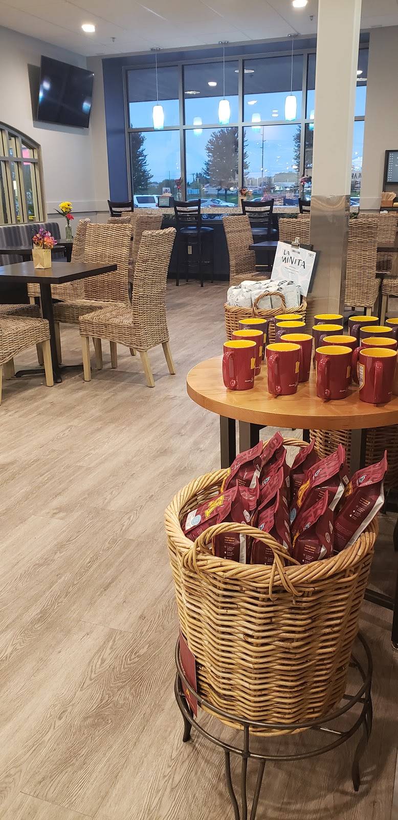 Caribou Coffee | cafe | 851 Marketplace Dr, Waconia, MN 55387, USA | 9524422512 OR +1 952-442-2512