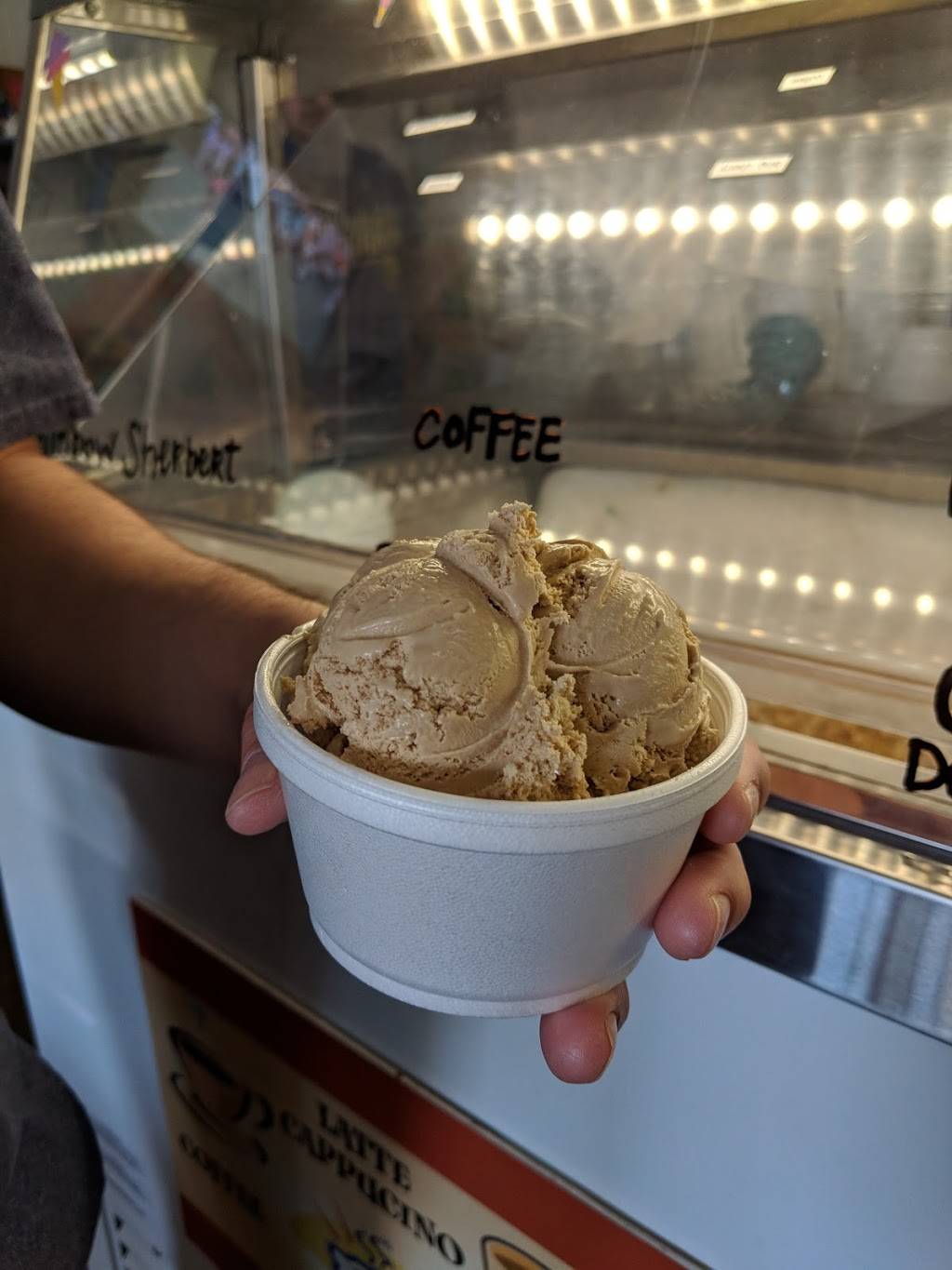 Mels Mocha & Ice Cream | cafe | 14131 River Rd, Walnut Grove, CA 95690, USA | 9167764333 OR +1 916-776-4333