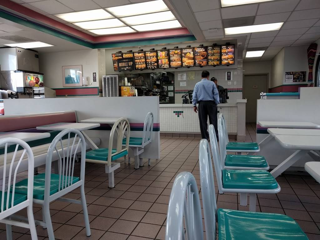 Taco Bell | meal takeaway | 4923 Lee Hwy, Arlington, VA 22207, USA | 7035252015 OR +1 703-525-2015