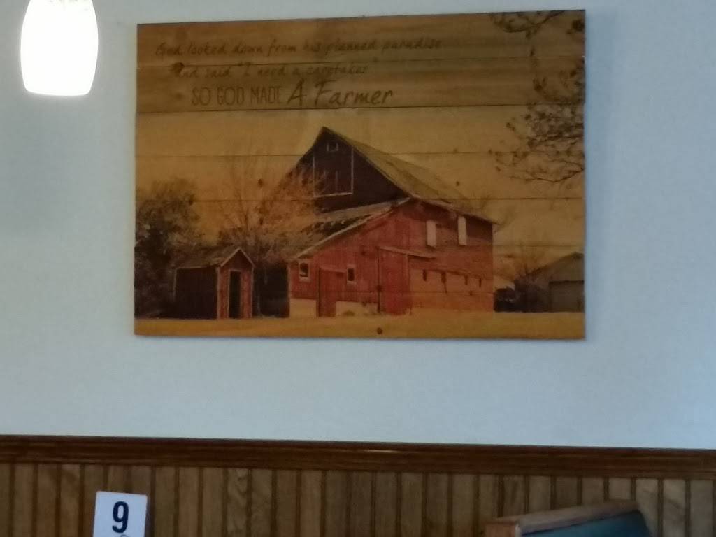 Farmers Family Restaurant | restaurant | 317 E Main St, Forreston, IL 61030, USA | 8159383653 OR +1 815-938-3653