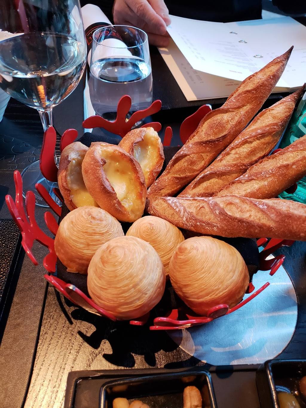 LE GRILL de Joël Robuchon | restaurant | 85 10th Ave, New York, NY 10011, USA | 2124888885 OR +1 212-488-8885