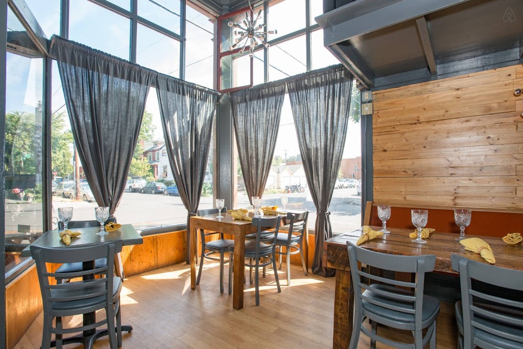 The Slide Inn | restaurant | 2348 SE Ankeny St, Portland, OR 97214, USA | 5033411381 OR +1 503-341-1381