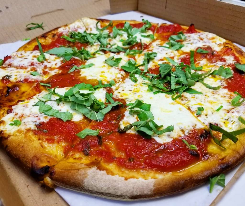 Joes Pizza | restaurant | 23 Locust Ave, New Canaan, CT 06840, USA | 2039662226 OR +1 203-966-2226