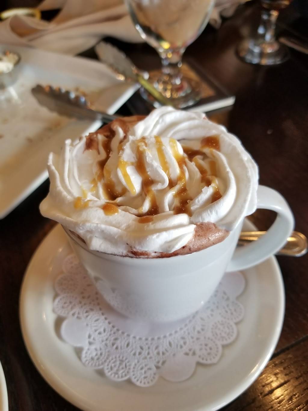 ABravo Bistro & Wine Bar | restaurant | 2069 Central Ct # 77, Green Bay, WI 54311, USA | 9204327286 OR +1 920-432-7286