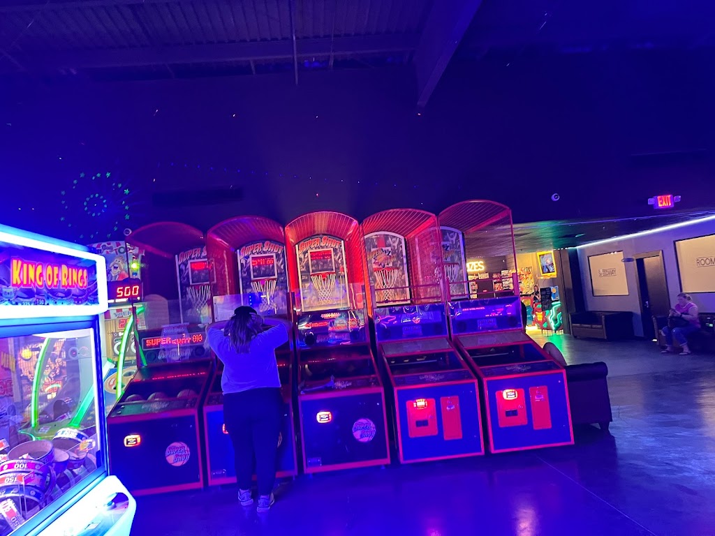 MB2 Entertainment | restaurant | 21516 Golden Triangle Rd, Santa Clarita, CA 91350, USA | 6617533413 OR +1 661-753-3413