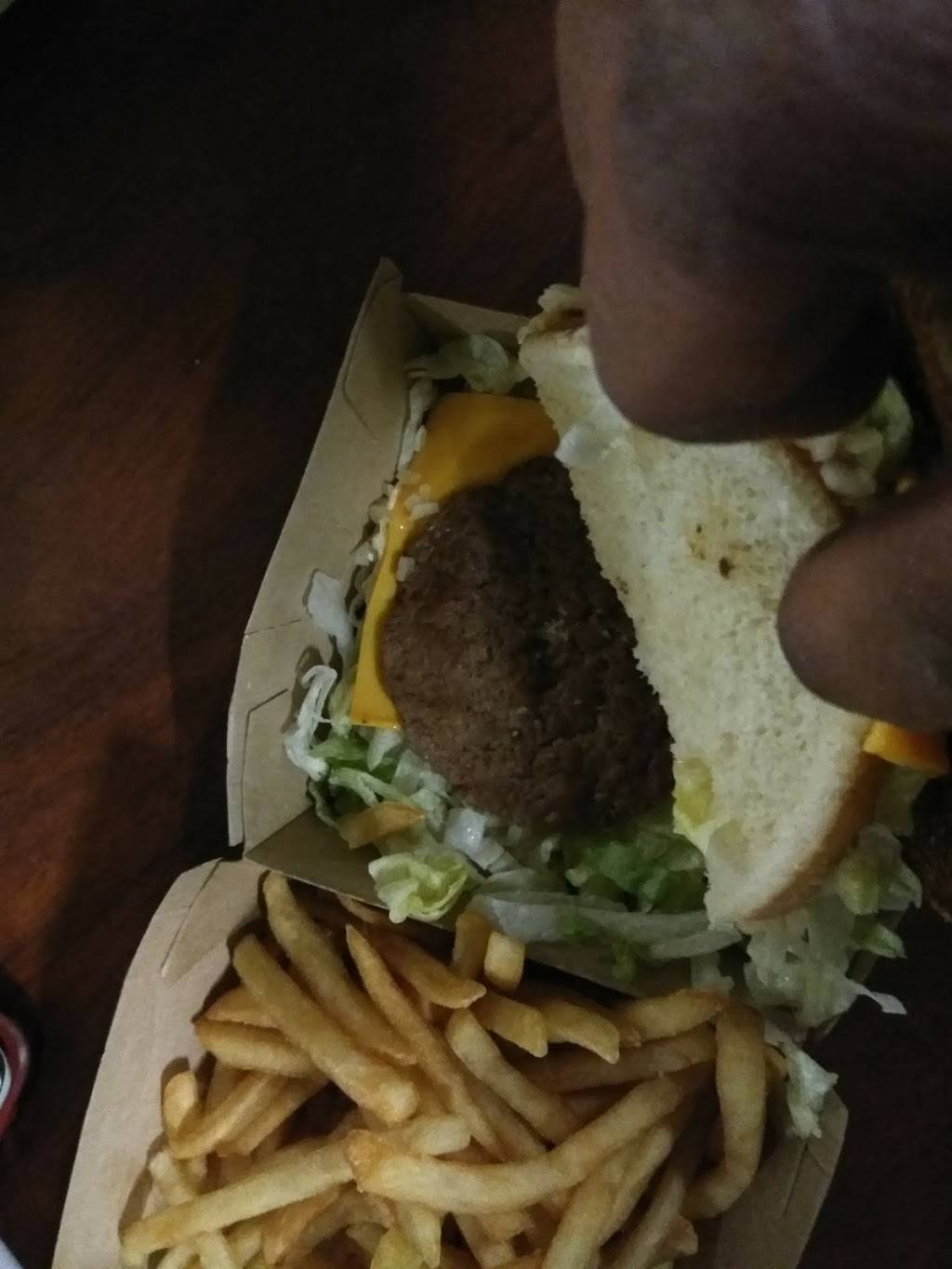 McDonalds | cafe | 420 E Market St, Louisville, KY 40202, USA | 5025838400 OR +1 502-583-8400