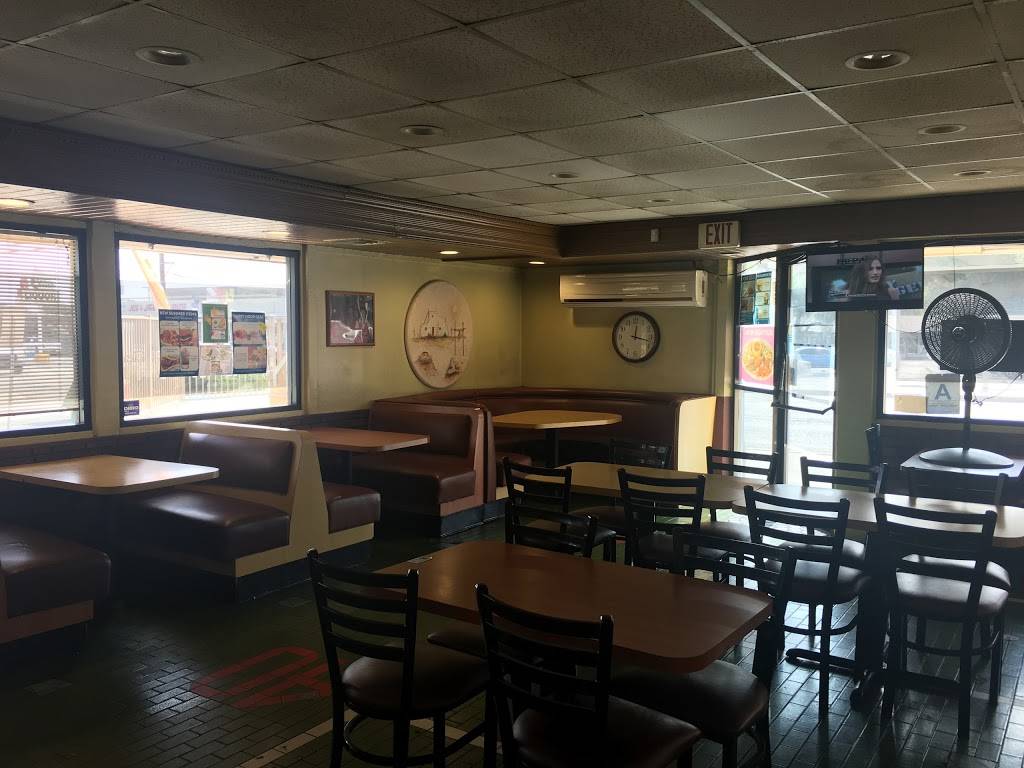 Toms Burger & Philly Steak Subs | restaurant | 1398 E Highland Ave, San Bernardino, CA 92404, USA | 9098839126 OR +1 909-883-9126