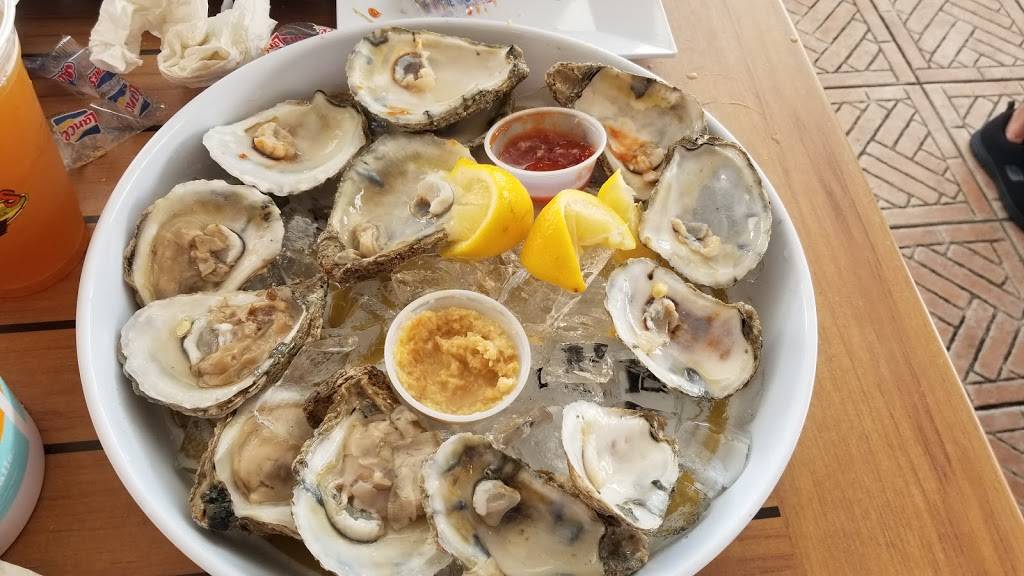 Crabbys Beachwalk Bar & Grill | restaurant | 333 S Gulfview Blvd, Clearwater, FL 33767, USA | 7276082065 OR +1 727-608-2065