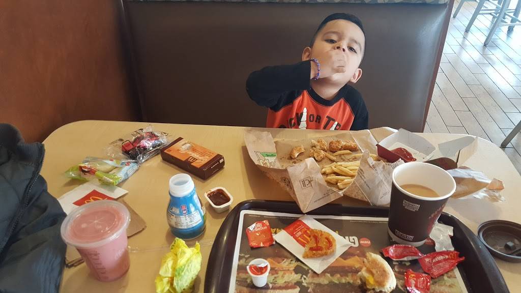 McDonalds | cafe | 6801 W Alameda Ave, Lakewood, CO 80226, USA | 3032379690 OR +1 303-237-9690
