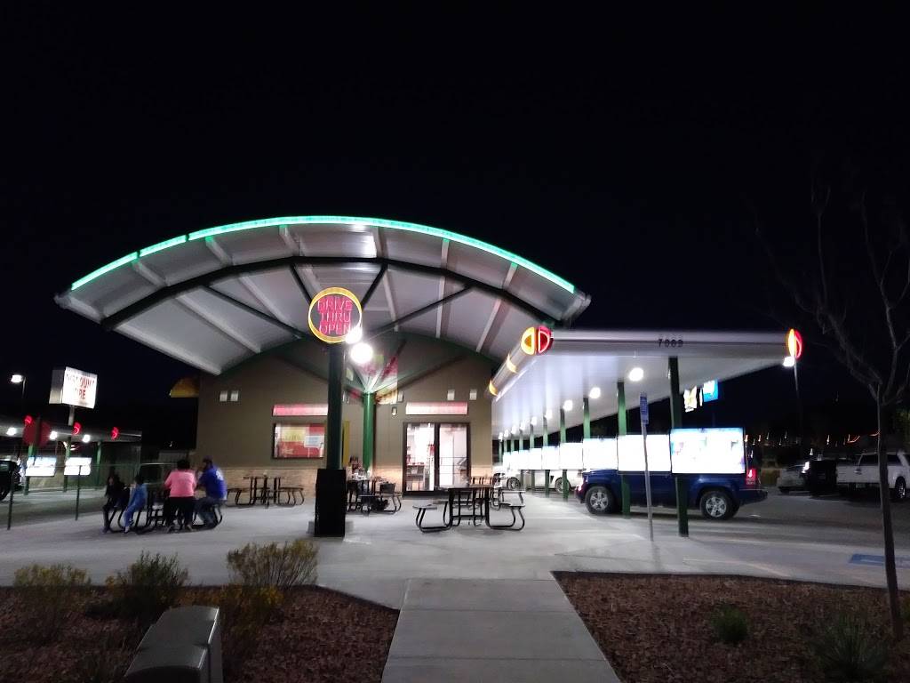 Sonic Drive-In | restaurant | 7069 S Desert Blvd, Canutillo, TX 79835, USA | 9158772428 OR +1 915-877-2428