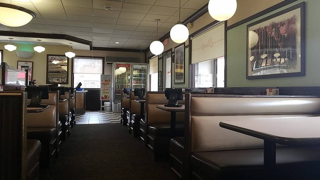 Friendlys | restaurant | 81 Newtown Rd, Danbury, CT 06810, USA | 2037482476 OR +1 203-748-2476