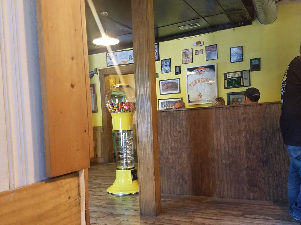 Burger Basket Cafe | restaurant | 1004 N Washington Ave, Brownsville, TN 38012, USA | 7317720455 OR +1 731-772-0455