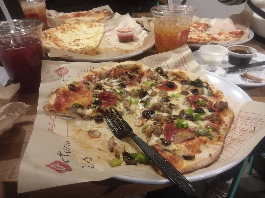 MOD Pizza | restaurant | 4938 Thompson Pkwy, Johnstown, CO 80534, USA | 9706673762 OR +1 970-667-3762