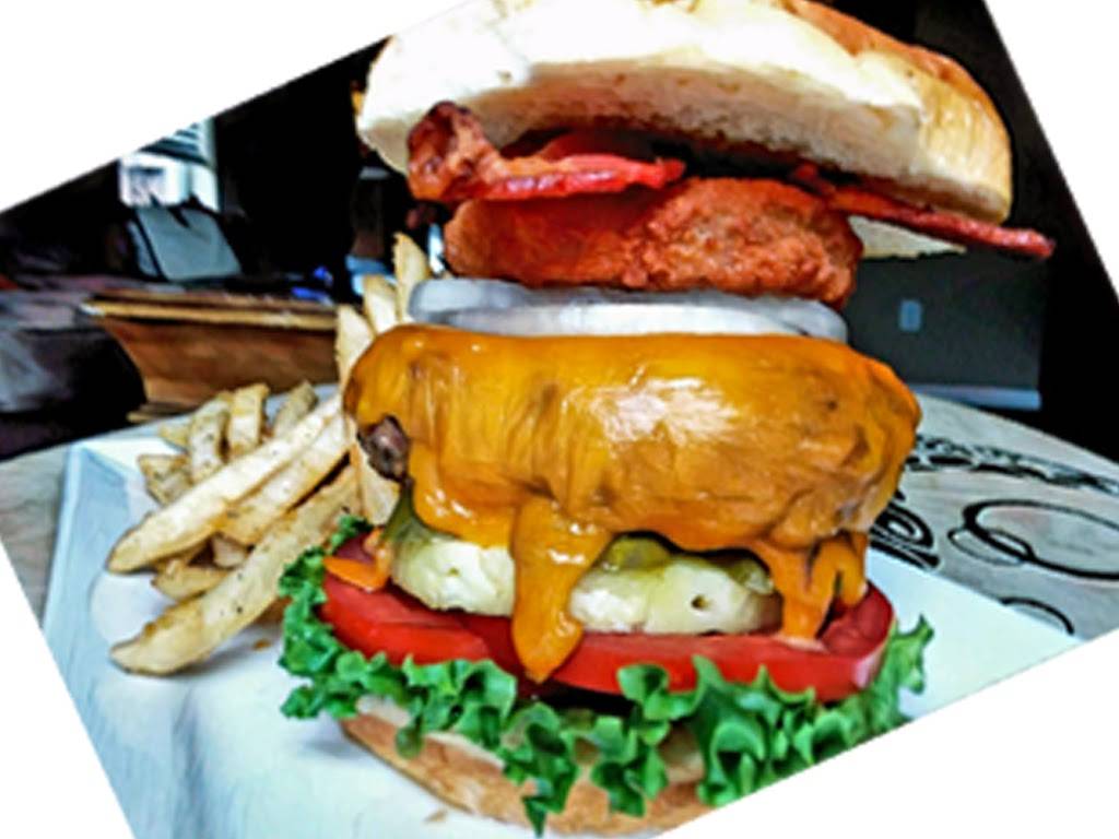 Castaways Sports Bar & Grill | restaurant | 504 N Alafaya Trail Suite 102, Orlando, FL 32828, USA | 4073775895 OR +1 407-377-5895