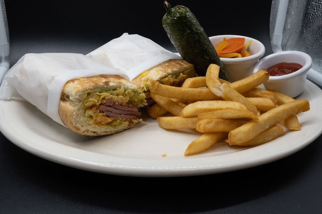 Vos pupusas | restaurant | 1125 W Rancho Vista Blvd, Palmdale, CA 93551, USA | 6615263393 OR +1 661-526-3393