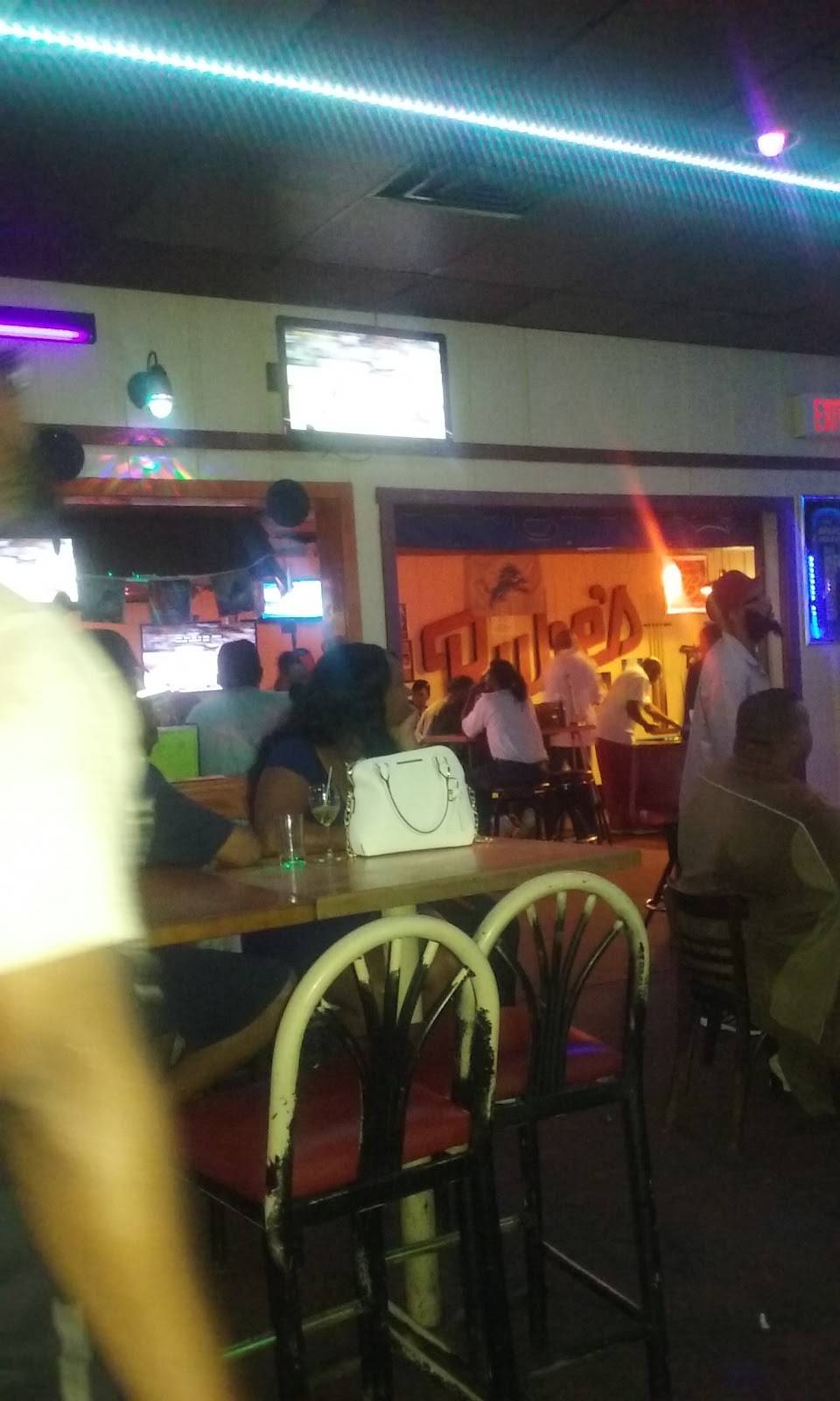 Rubes Bar & Grill | restaurant | 1117 N Chevrolet Ave, Flint, MI 48504, USA | 8103912951 OR +1 810-391-2951