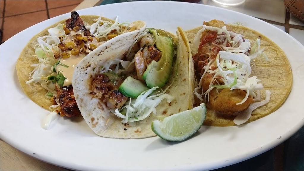 Rubios | restaurant | 27055 McBean Pkwy, Valencia, CA 91355, USA | 6612542239 OR +1 661-254-2239