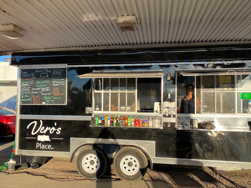 Veros Place | restaurant | 3206 N Main St, Roswell, NM 88201, USA | 5755002849 OR +1 575-500-2849