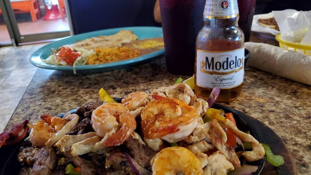 El Jaripeo Sport Bar | restaurant | 1050 S Havana St, Aurora, CO 80012, USA | 7208588888 OR +1 720-858-8888