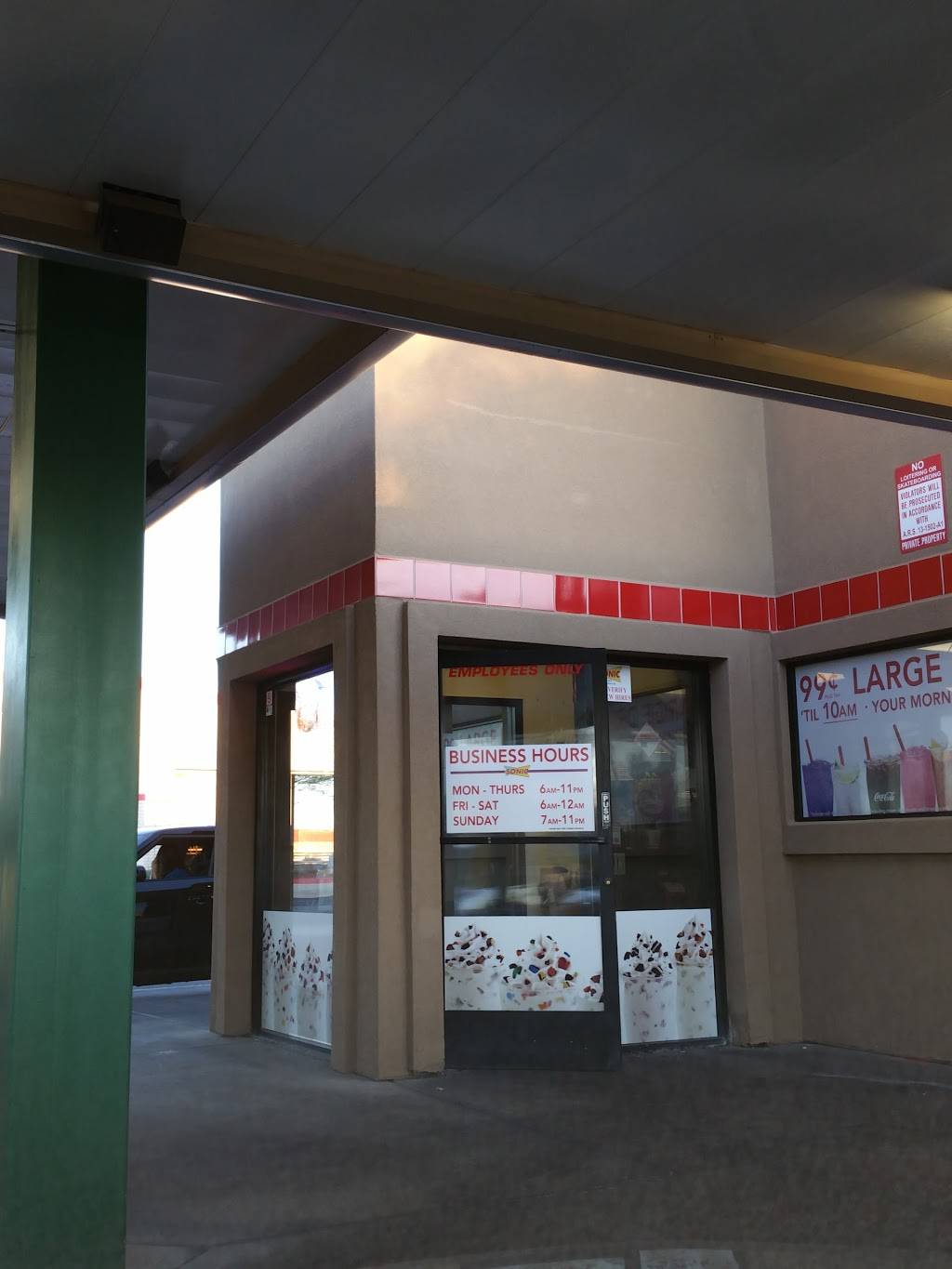 Sonic Drive-In | restaurant | 5151 W Peoria Ave, Glendale, AZ 85302, USA | 6239156760 OR +1 623-915-6760