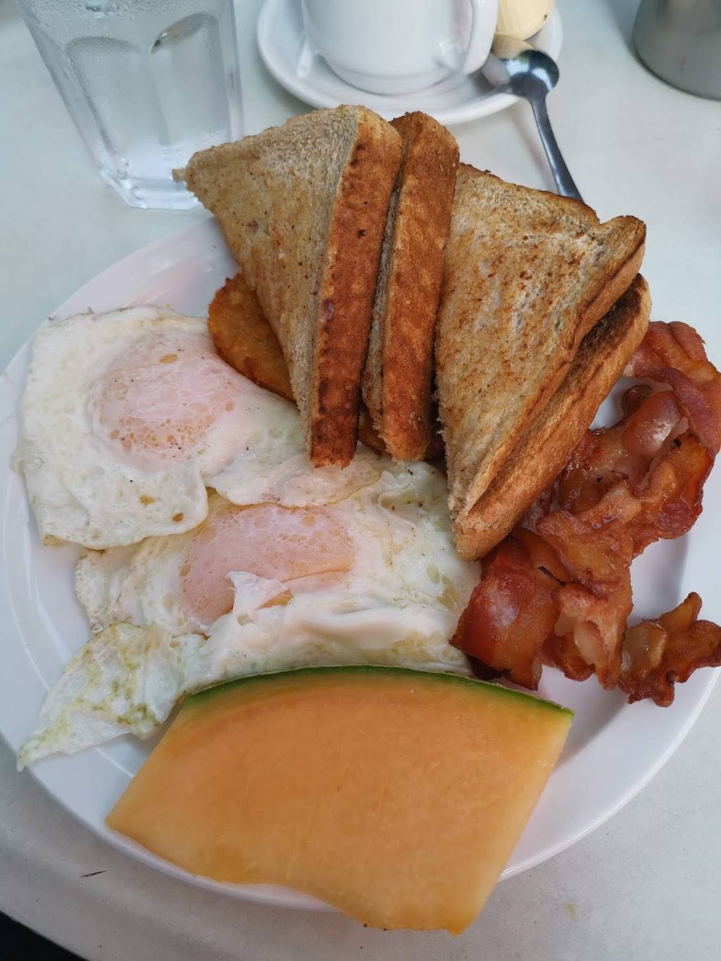 Okay Okay Diner | restaurant | 1128 Queen St E, Toronto, ON M4M 1K8, Canada | 4164612988 OR +1 416-461-2988