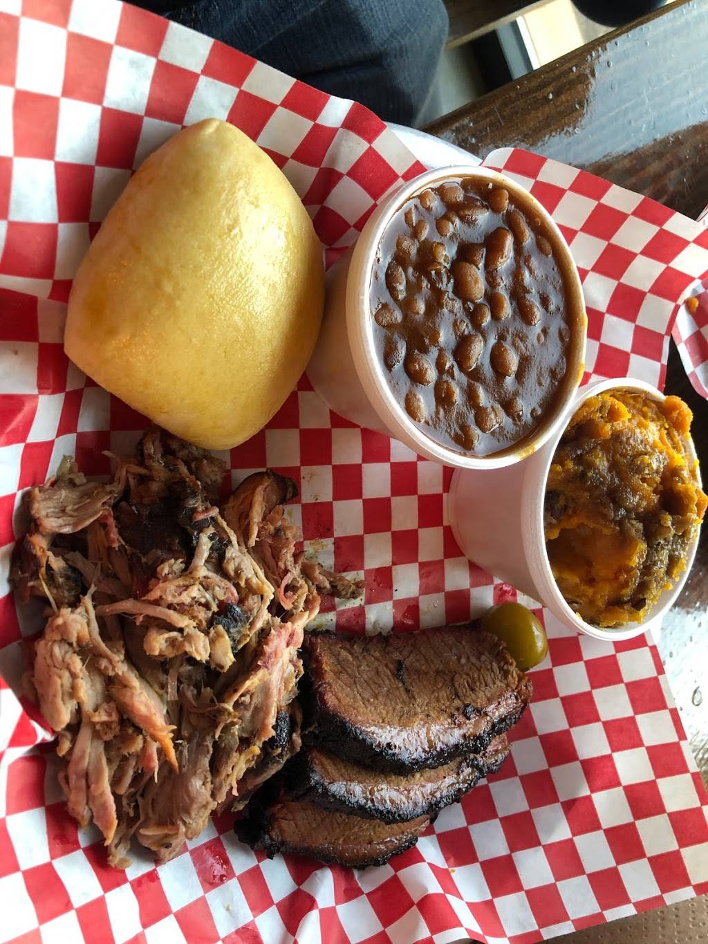The Smokin Pig - Highway 81 | restaurant | 1696 Evergreen Rd, Anderson, SC 29621, USA | 8643592277 OR +1 864-359-2277