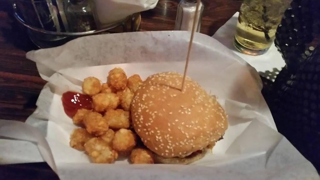 Ye Olde Saloon | restaurant | 1023 S Main St, Royal Oak, MI 48067, USA | 2485425900 OR +1 248-542-5900