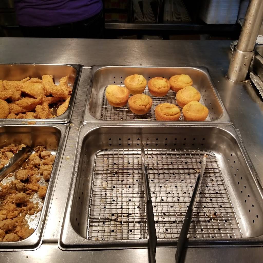 Hartz Chicken Buffet | restaurant | 10314 US-59, Wharton, TX 77488, USA | 9792828800 OR +1 979-282-8800