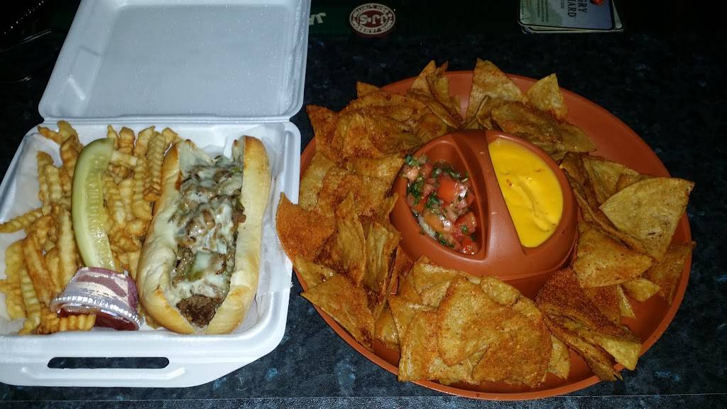 Hideout Pub & Grill | restaurant | 3435 N Kennicott Ave, Arlington Heights, IL 60004, USA | 8472556373 OR +1 847-255-6373