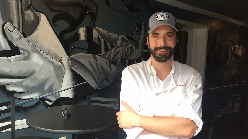 Tarbenders Lounge | restaurant | 10 S King St, Leesburg, VA 20175, USA | 5712919446 OR +1 571-291-9446