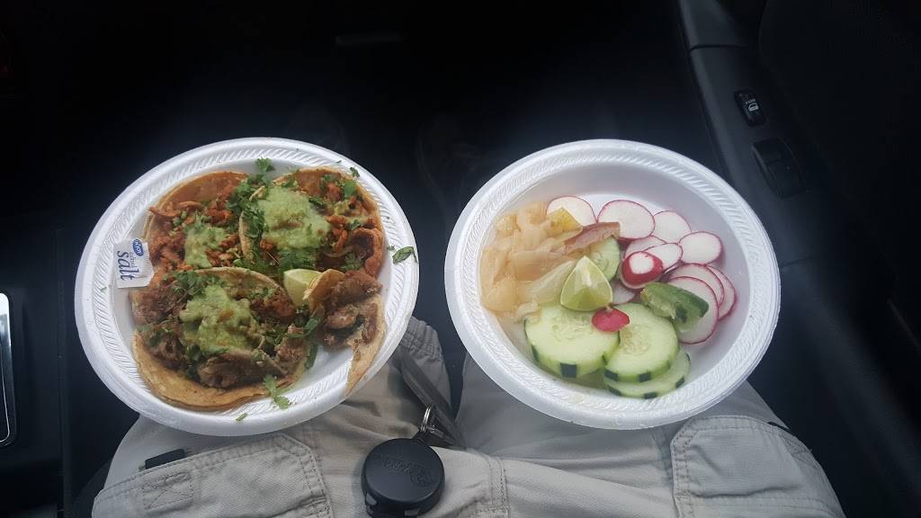 Tacos El Guero taco shop | restaurant | 6100 St John Ave #1924, Kansas City, MO 64123, USA | 8168633475 OR +1 816-863-3475