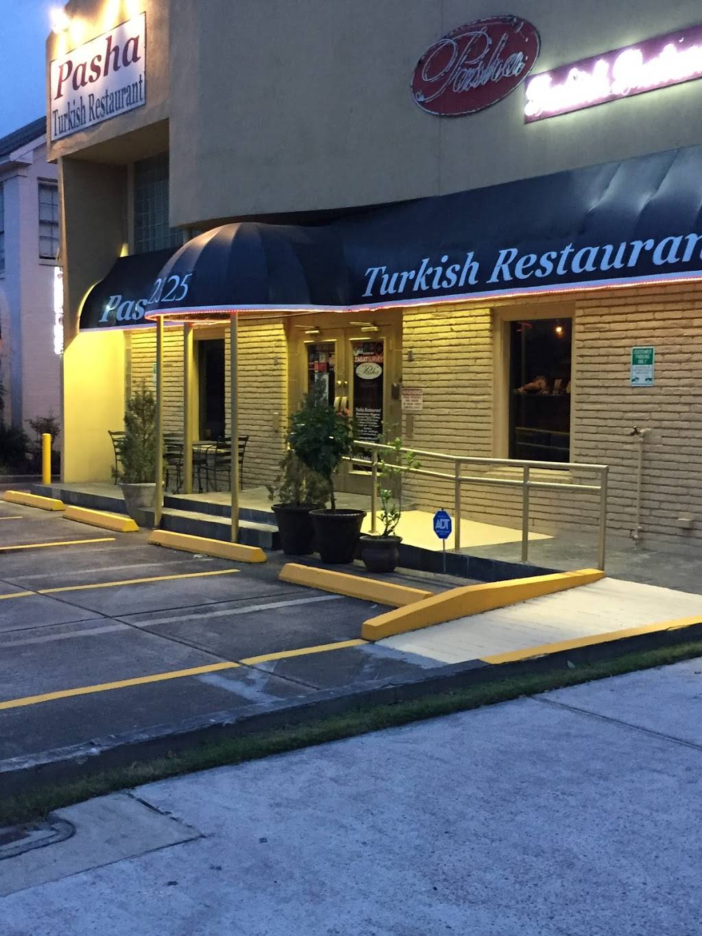 Pasha Restaurant | restaurant | 2325 University Blvd, Houston, TX 77005, USA | 7135920020 OR +1 713-592-0020