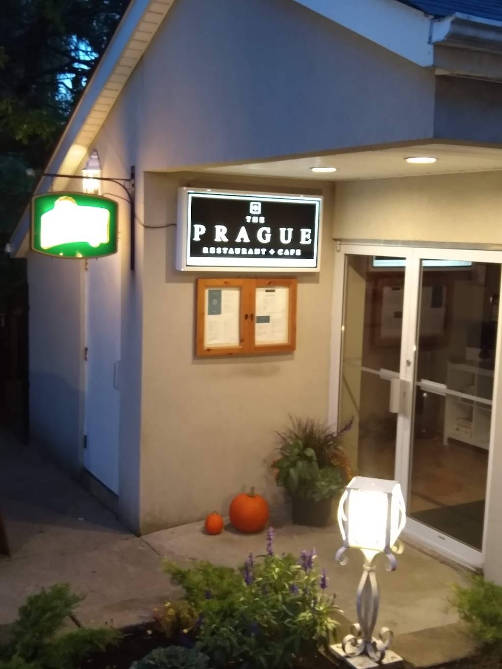 Prague Restaurant | restaurant | 450 Scarborough Golf Club Rd, Scarborough, ON M1G 1H1, Canada | 4162890283 OR +1 416-289-0283