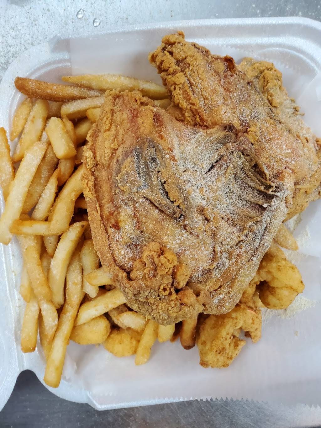 Wing Palace | restaurant | 7737 Wyoming Ave, Dearborn, MI 48126, USA | 3132096969 OR +1 313-209-6969